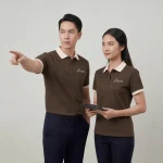 Áo Polo Đồng Phục Nâu Phối Kem - model nam nu